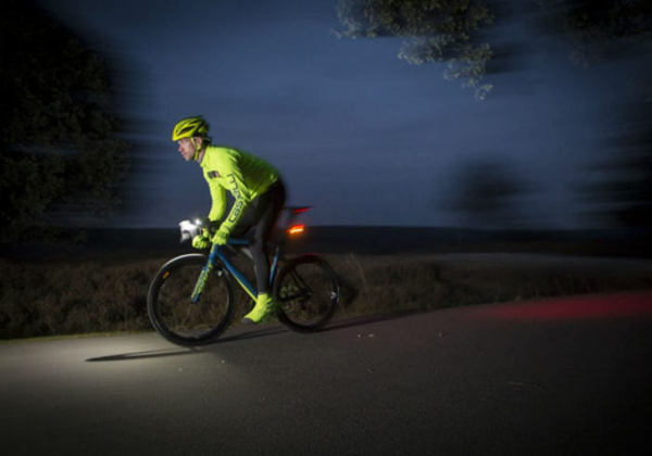 Đèn xe đạp thể thao cao cấp nên chọn loại nào?